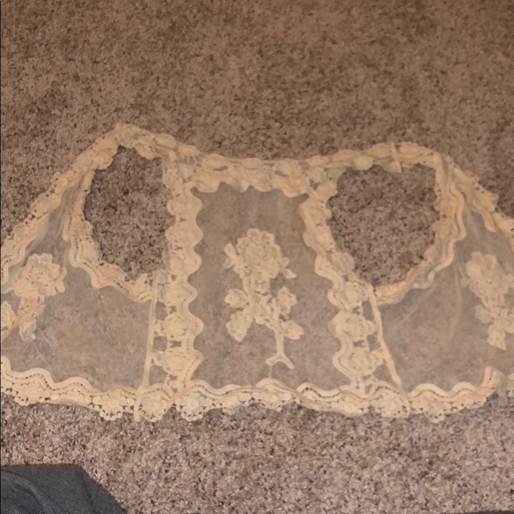Lace Shaw - Picture 2 of 2